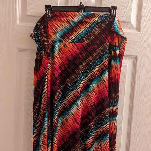 Colorful stretch material long maxi skirt - Picture 2 of 4